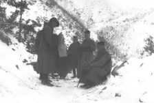 La tragique retraite Serbe; Le vieux roi traversant a pied les montagnes d'Albanie..., 1915 (1924). Creator: Unknown