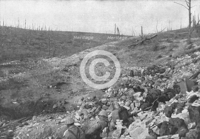 'La troisieme phase de la Bataille; Au flanc d'un ravin, sur la rive droite de la Meus... 1916 (1924 Creator: Unknown.
