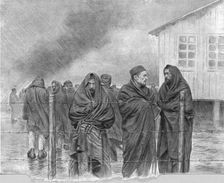 La vie de nos prisonniers; au meme camp: convalescents, enveloppes dans des couvertures.... Creator: Unknown