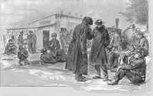 La vie de nos prisonniers; la grande rue de camp de Langensalza, en Saxe, lieu de reunion... Creator: Unknown