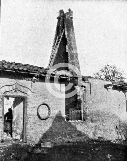 'La vie en Campagne; Cette cheminee eventree forme un poste d'observation parfait', 1914. Creator: Unknown.