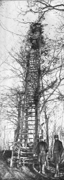 La vie en Campagne; Une echelle a coulisse qui permet aux artilleurs le reglage..., 1914. Creator: Unknown