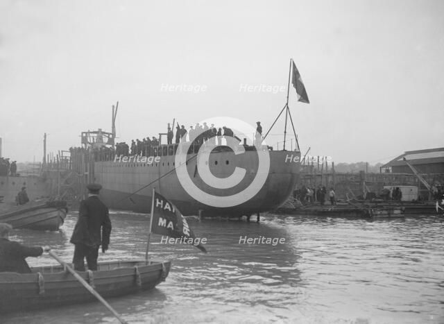 Launch of the Chilean destroy 'Almirante Condell', 27th January 1913. Creator: Kirk & Sons of Cowes.