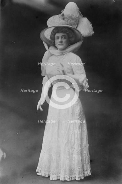 Laura Jean Libbey, White, NY, 1910. Creator: Bain News Service.