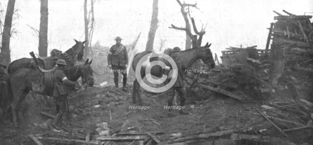'L'avance Britannique; Sur les talons de l'ennemi: patrouille de cavaliers anglais', 1917. Creator: Unknown.