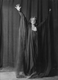 Lawton, Mary, Miss, portrait photograph, 1915. Creator: Arnold Genthe