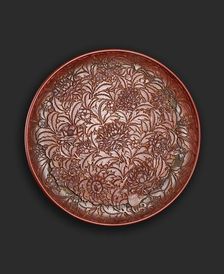Lacquer dish with flowers, probably 1403-1435