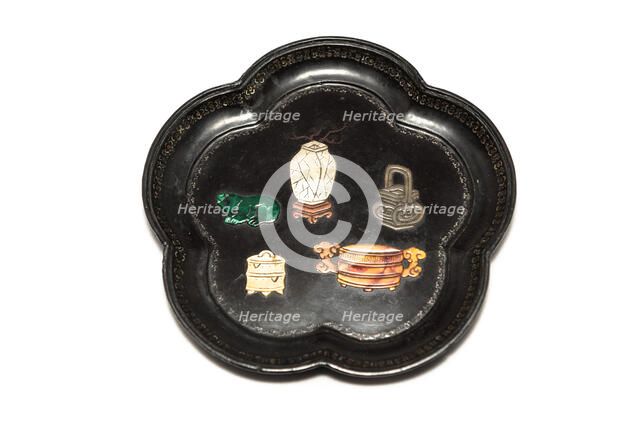 Lacquer dish with inlays, 1662-1722. Artist: Unknown.