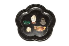 Lacquer dish with inlays, 1662-1722. Creator: Unknown