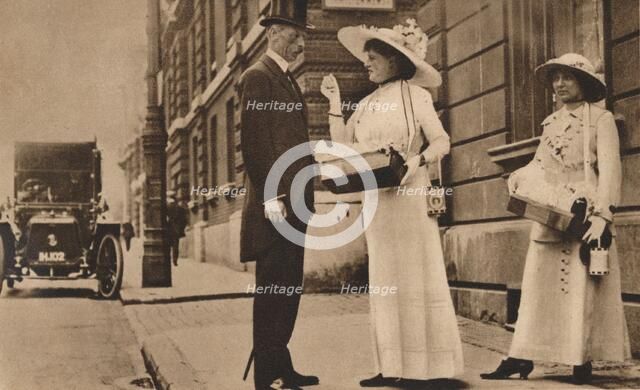 Lady Pilkington selling roses at the first anniversary of Alexandra Rose Day, 25 June, 1913 (1935). Artist: Unknown.