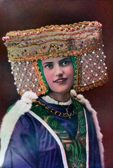 Lady's headdress, 14th century, (1910)