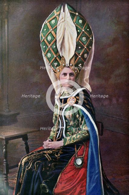 Lady's headdress, 1450-1470, (1910). Artist: Unknown