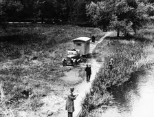 Lagonda towing a caravan, (1924?)