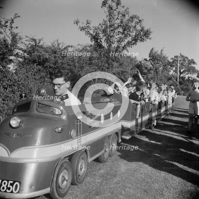 Laing Sports Ground, Rowley Lane, Elstree, Barnet, London, 18/06/1955. Creator: John Laing plc.