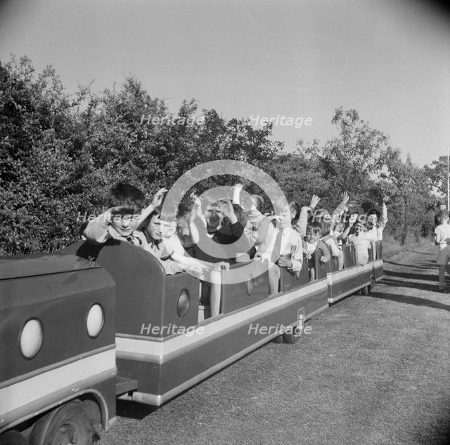 Laing Sports Ground, Rowley Lane, Elstree, Barnet, London, 18/06/1955. Creator: John Laing plc.