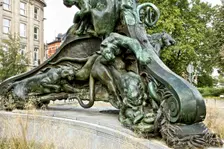 Lamp column, Av des Azalees/Av. Paul Deschanel, 1913, (c2014-2017). Artist: Alan John Ainsworth