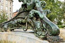 Lamp column, Av des Azalees/Av. Paul Deschanel, 1913, (c2014-2017). Artist: Alan John Ainsworth