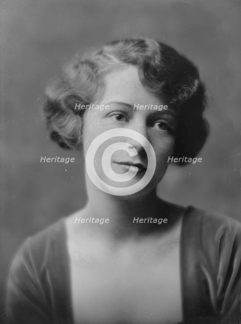 Lancaster, Rosamond, Miss, portrait photograph, 1916 or 1917. Creator: Arnold Genthe.