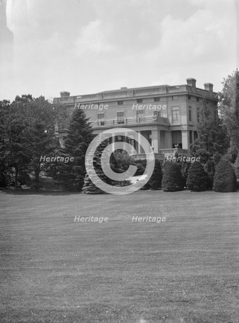 Langeloth estate, Riverside, Connecticut, 1932 June 7. Creator: Arnold Genthe.