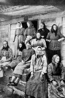 Land-working women, East Prussia, 1922.Artist: Georg Haeckel