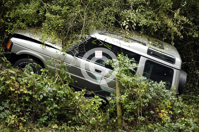 Land Rover Discorery 1990 Accident Artist: Unknown.