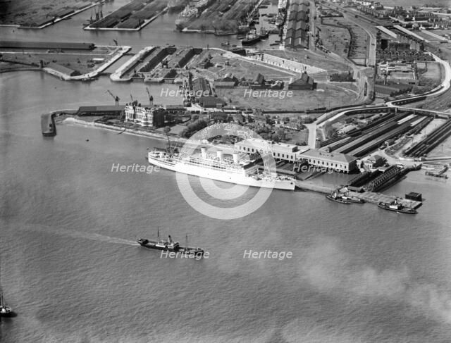 Landing stage, Tilbury, Essex, 1934. Artist: Aerofilms.