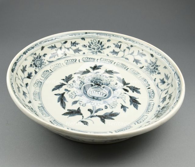 Large Dish with Pomegranate and Leaf Design, Late 15th/early 16th century. Creator: Unknown.