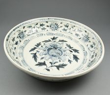 Large Dish with Pomegranate and Leaf Design, Late 15th/early 16th century. Creator: Unknown