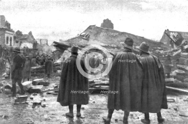 'L'Arret du repli allemand; Le crime allemand de Bapaume: les decombres de l'hotel de ville apres l' Creator: Unknown.