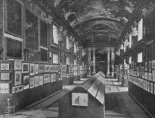 L'art Francais a Rome; un des salons de la galerie Colonna, ou sont exposees, a Rome..., 1916. Creator: Unknown