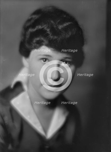 Lasky, Jesse, Mrs., portrait photograph, 1914 Sept. 4. Creator: Arnold Genthe.