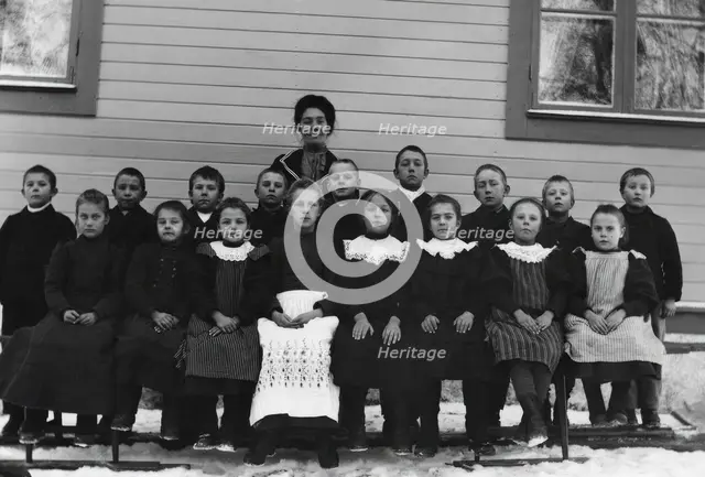 Lassar-Johanna with school class in Lima, 1895-1910. Creator: Per Persson.