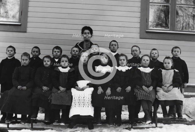 Lassar-Johanna with school class in Lima, 1895-1910. Creator: Per Persson.