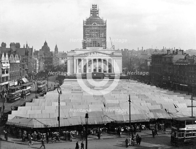 Last Saturday market, Market Square, Nottingham, Nottinghamshire, 17th November 1928. Creator: Unknown.