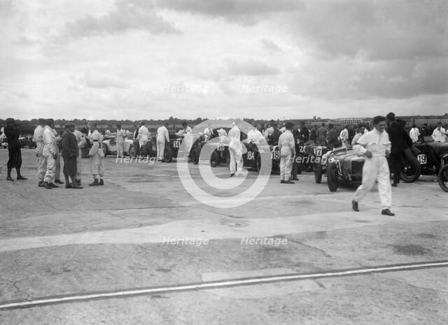 LCC Relay GP, Brooklands, 25 July 1931. Artist: Bill Brunell.
