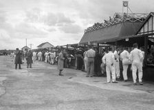 LCC Relay GP, Brooklands, 25 July 1931. Artist: Bill Brunell