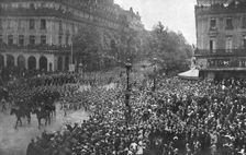 Le 14 juillet 1916 a Paris: L'armee et la Foule, Place de l'Opera 1916. Creator: Jean Clair-Guyot