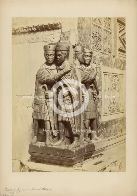 Le 4 figure di porfido presso la porta del Palazzo ducale, 1860-1870. Creator: Carlo Ponti.