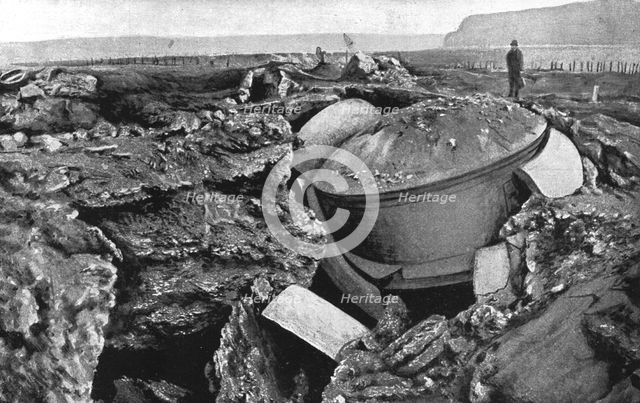 ''Le 420; la chute successive des forts de Liege, le 23 aout', 1914. Creator: Unknown.