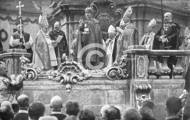 'Le couronnement de Charles IV en Hongrie ; Charles 1 , successeur de Francois-Joseph, etait couronn Creator: Unknown.