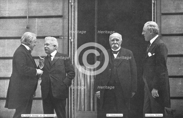 'Le conseil des quatre; Sur le perron de la residence du president Wilson a Paris, 11, place...1919. Creator: Unknown.