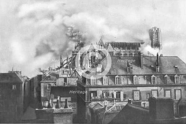 ''Le Cathedrale de Reims en flammes le 17 septembre', 1914. Creator: Jules Matot.