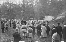 Le chatiment des denonciateurs de Laon; quadruple execution capitale a Vincennes...1920. Creator: Unknown