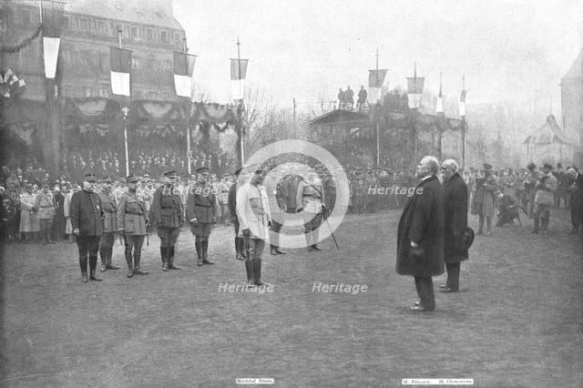 'Le Baton de Petain; Sur l'esplanade de Metz, le 8 decembre 1918: Le president de la Repub..., 1918. Creator: Unknown.