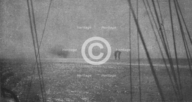 'Le "Goeben" contre le torpilleur "Schastlivyi" (21 sept. 1915); Deux projectiles du...', 1915. Creator: Unknown.