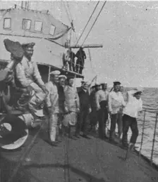 Le "Goeben" contre le torpilleur "Schastlivyi" (21 sept. 1915); Les marins du torpilleur... 1915. Creator: Unknown