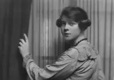 Le Gallienne, Eva, portrait photograph, not before 1916 Jan. Creator: Arnold Genthe
