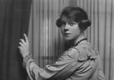 Le Gallienne, Eva, portrait photograph, not before 1916 Jan. Creator: Arnold Genthe