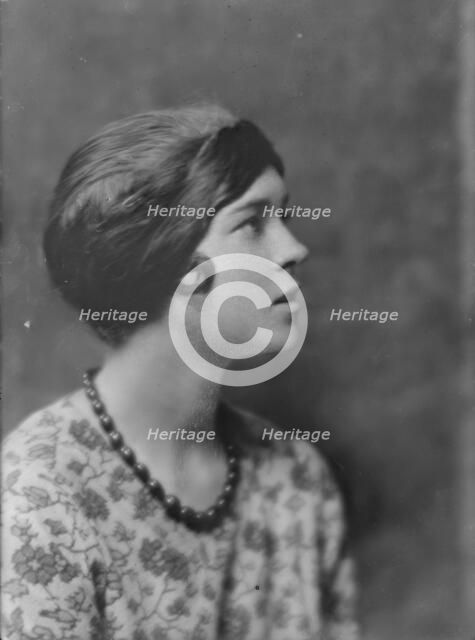 Le Gallienne, Eva, portrait photograph, not before 1916 Jan. Creator: Arnold Genthe.