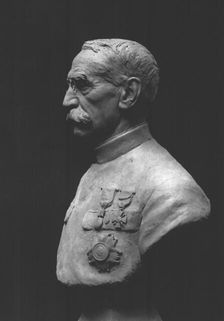 Le general Gallieni; Bust par Auguste Maillard c1916. Creator: H.A. Demay